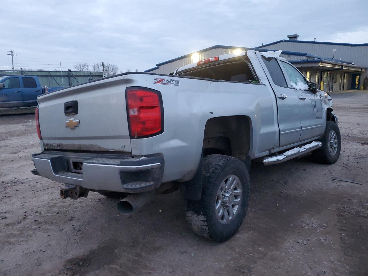 Image 3 of 2017 CHEVROLET SILVERADO K2500 HEAVY DUTY LT 2017 with VIN 1GC2KVEY0HZ398882