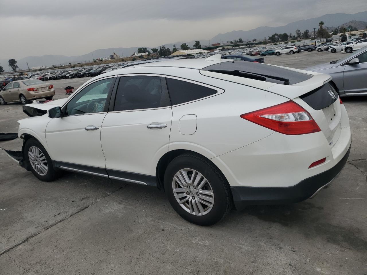 Obraz 2 z 2015 HONDA CROSSTOUR EX 2015 z VIN 5J6TF3H33FL001172