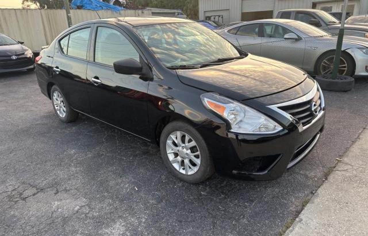 Изображение 1 2017 NISSAN VERSA S 2017 с VIN 3N1CN7APXHL879088