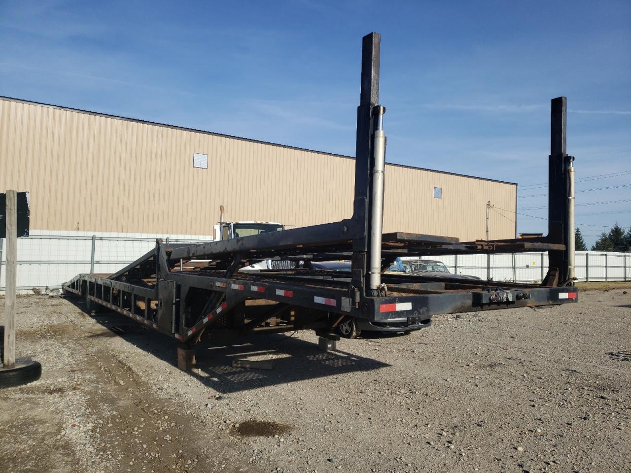 Image 1 of 2011 SUNC TRAILER 2011 with VIN 4S9CD5310BP133067