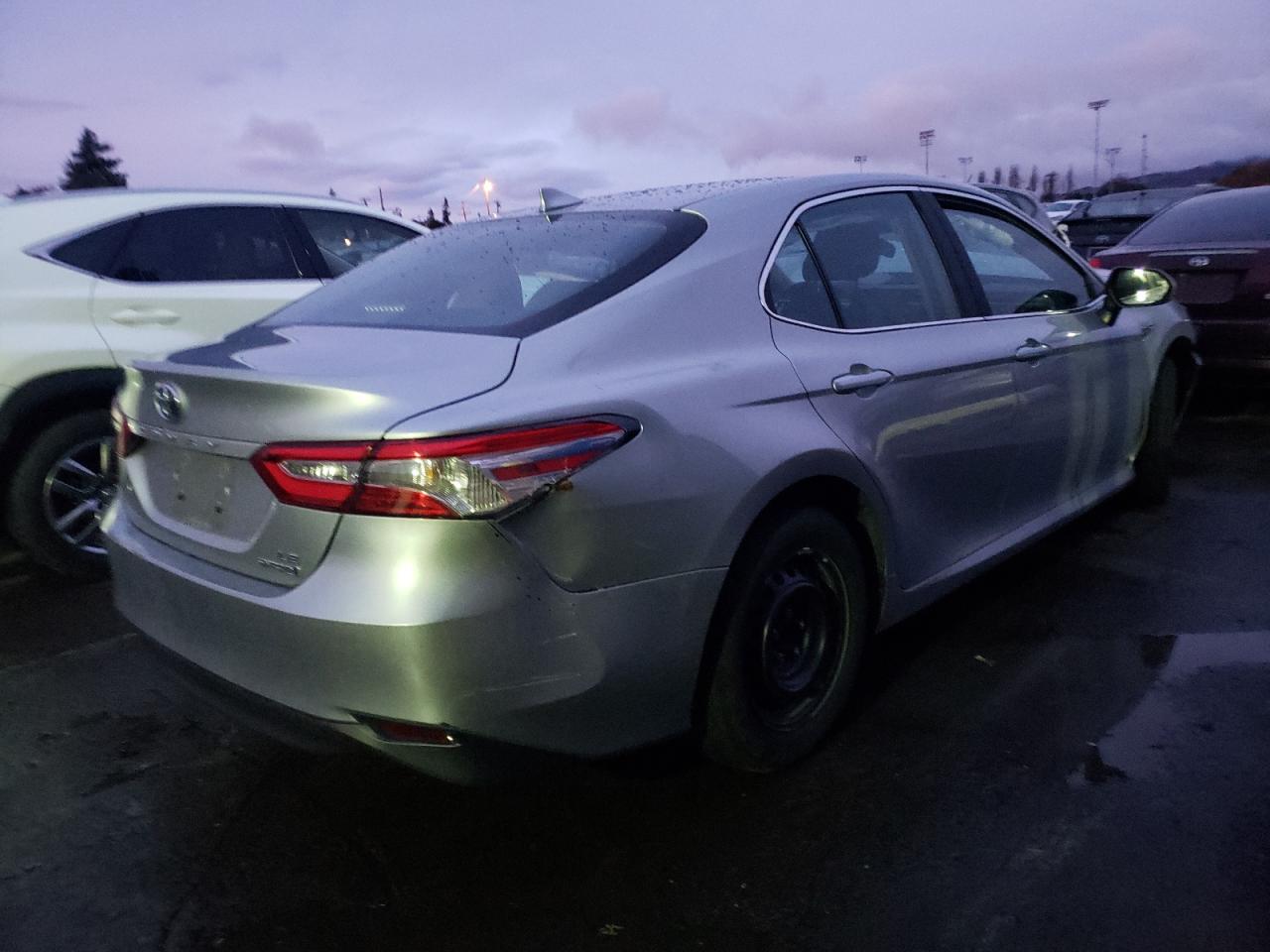 Изображение 3 2020 TOYOTA CAMRY LE 2020 с VIN 4T1C31AK1LU018669