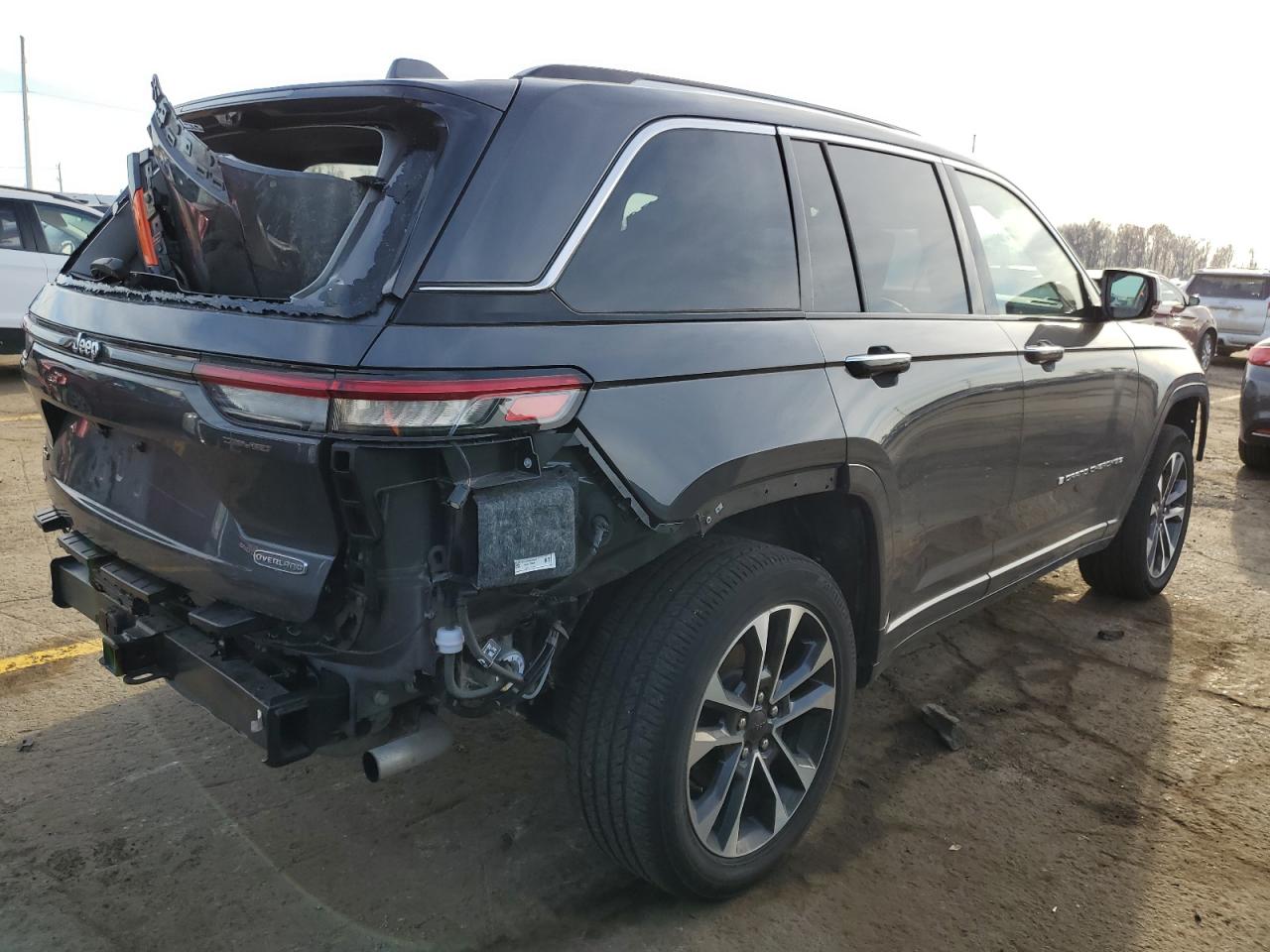 Image 3 of 2022 JEEP GRAND CHEROKEE OVERLAND 2022 with VIN 1C4RJHDG1N8564209