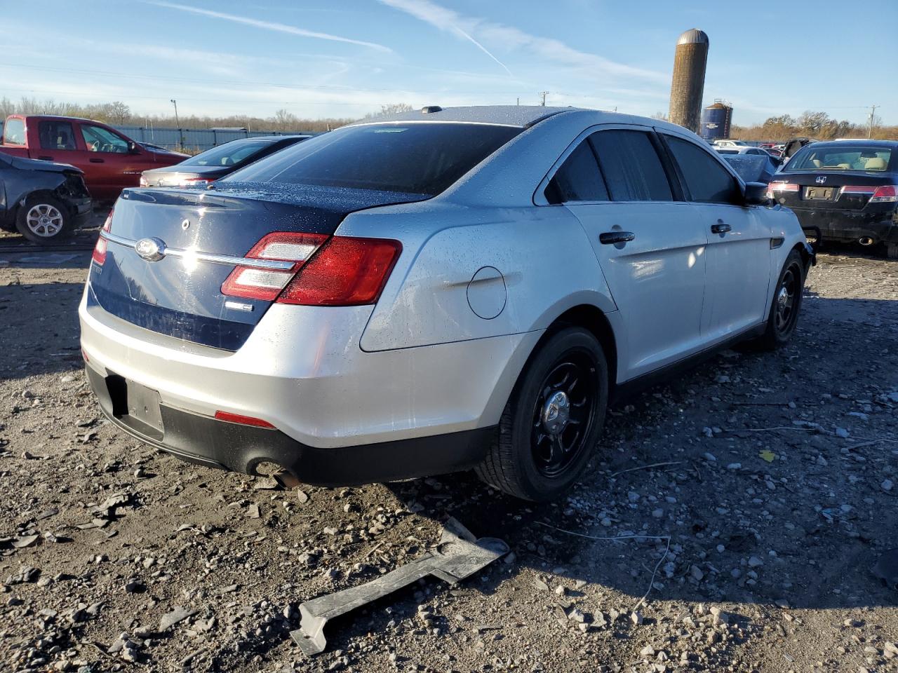 Изображение 3 2017 FORD TAURUS POLICE INTERCEPTOR 2017 с VIN 1FAHP2MK2HG106867