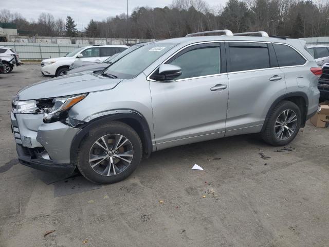 Obraz 1 z 2018 TOYOTA HIGHLANDER LE 2018 z VIN 5TDBZRFH8JS874028