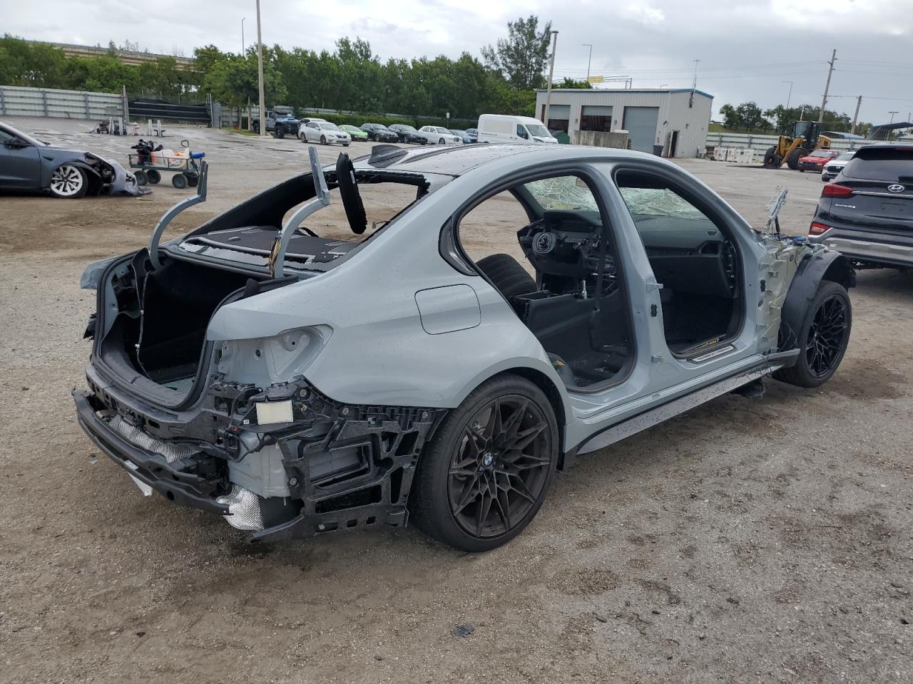 Obraz 3 z 2022 BMW M3  2022 z VIN WBS53AY02NFM43920