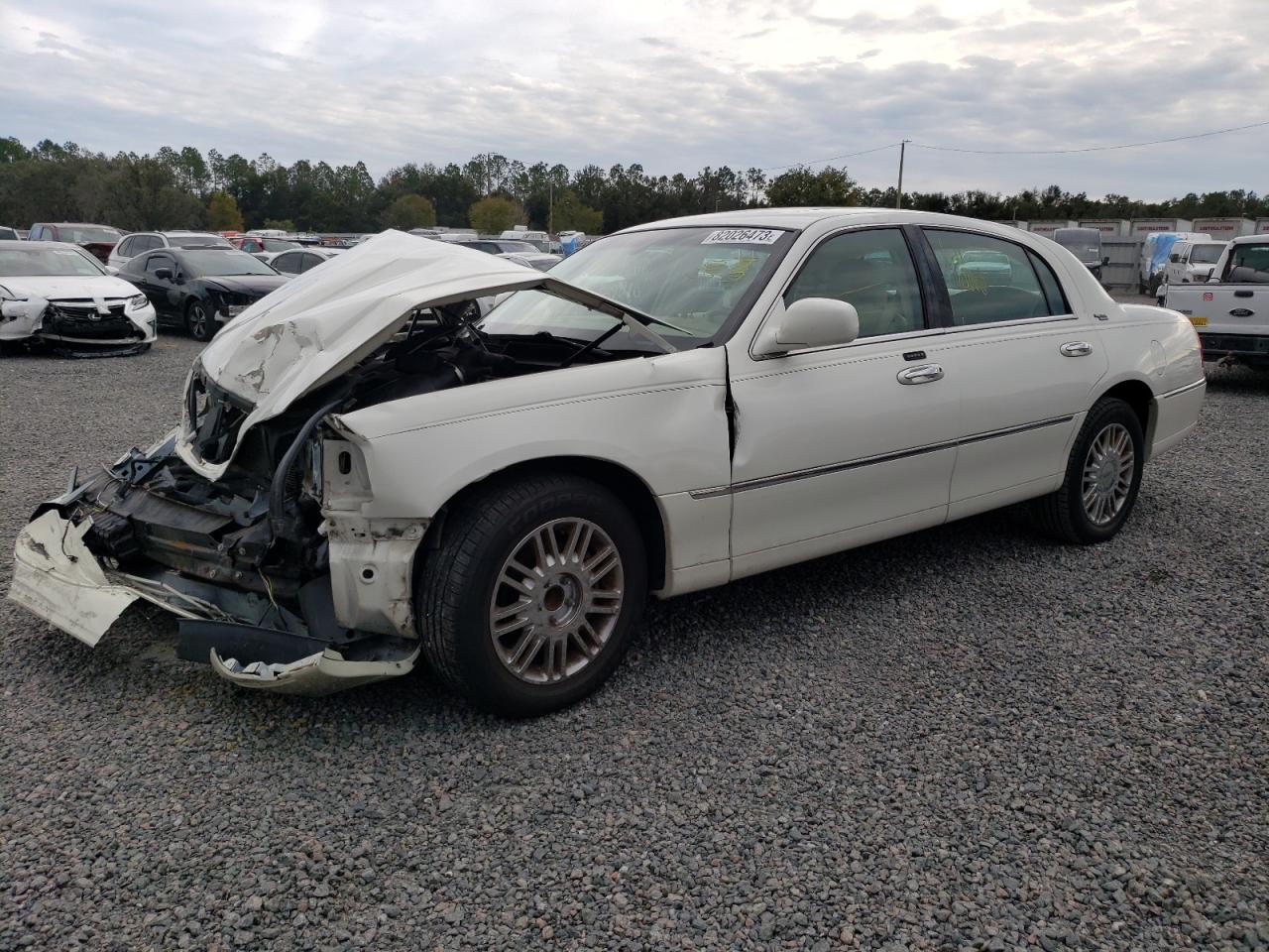 Image 1 of 2006 LINCOLN TOWN CAR SIGNATURE LIMITED 2006 with VIN 1LNHM82WX6Y640634