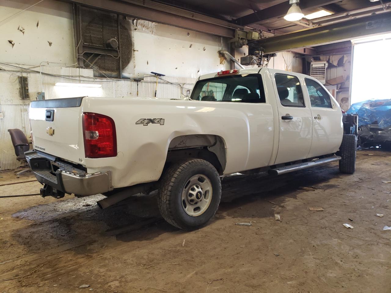 Image 3 of Chevrolet Silverado K2500 Heavy Duty 2014 with VIN 1GC1KVCG1EF131415