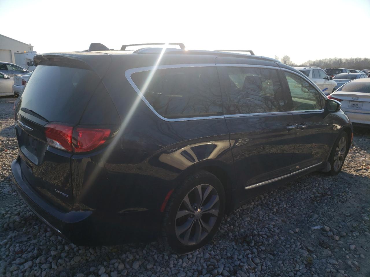 Изображение 3 2020 CHRYSLER PACIFICA LIMITED 2020 с VIN 2C4RC1GG3LR145356