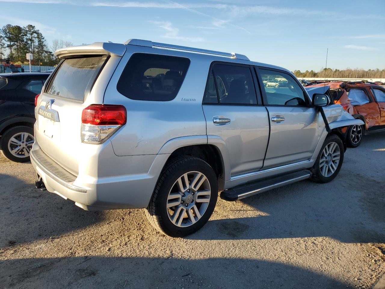 Obraz 3 z 2013 TOYOTA 4RUNNER SR5 2013 z VIN JTEBU5JR9D5146361
