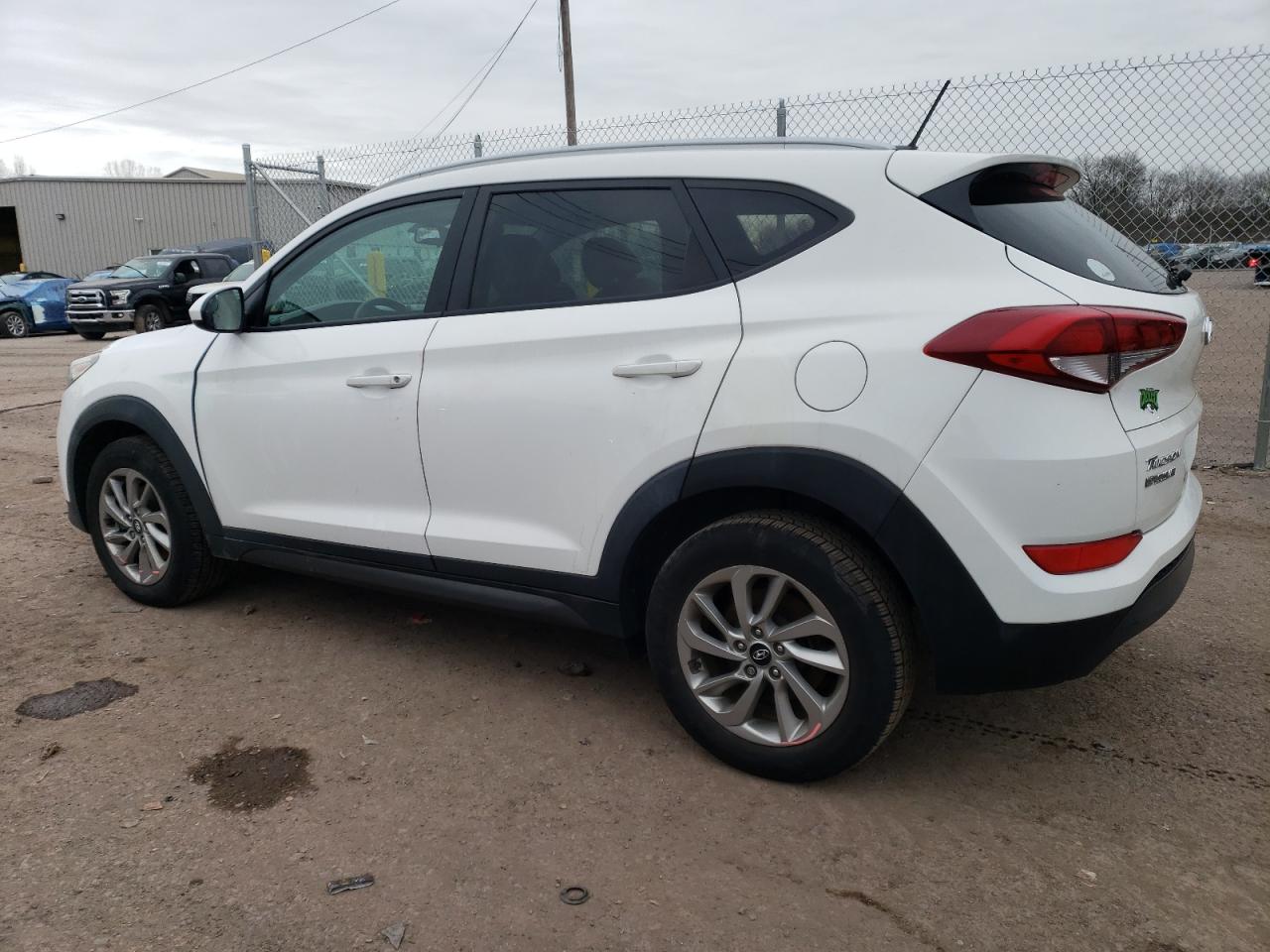 Image 2 of 2016 HYUNDAI TUCSON LIMITED 2016 with VIN KM8J33A41GU062083