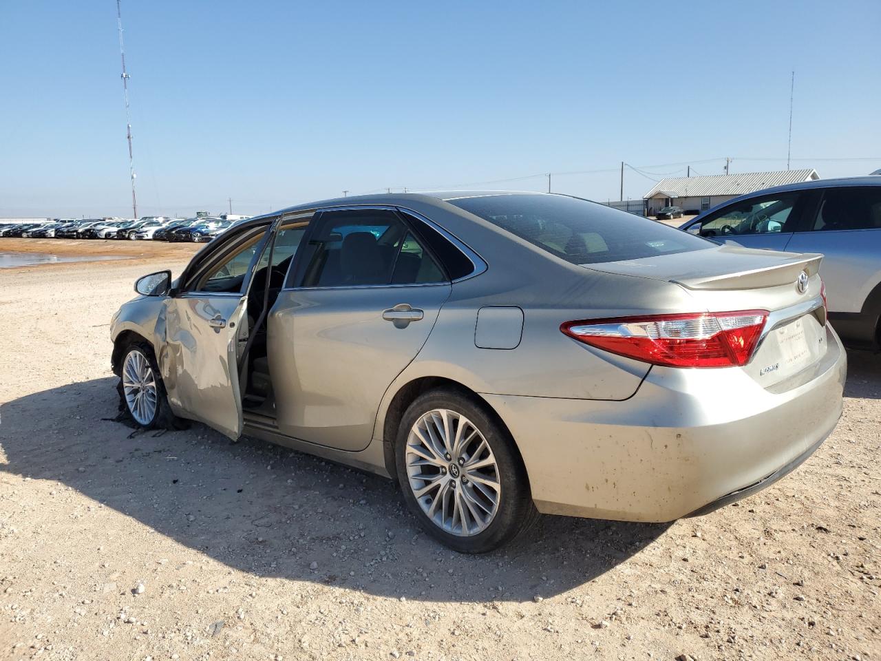 Image 2 of 2015 TOYOTA CAMRY LE 2015 with VIN 4T4BF1FK0FR473678