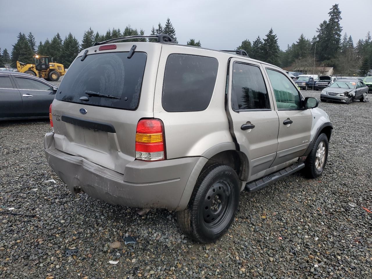 Image 3 of 2001 FORD ESCAPE XLT 2001 with VIN 1FMCU04131KC61600