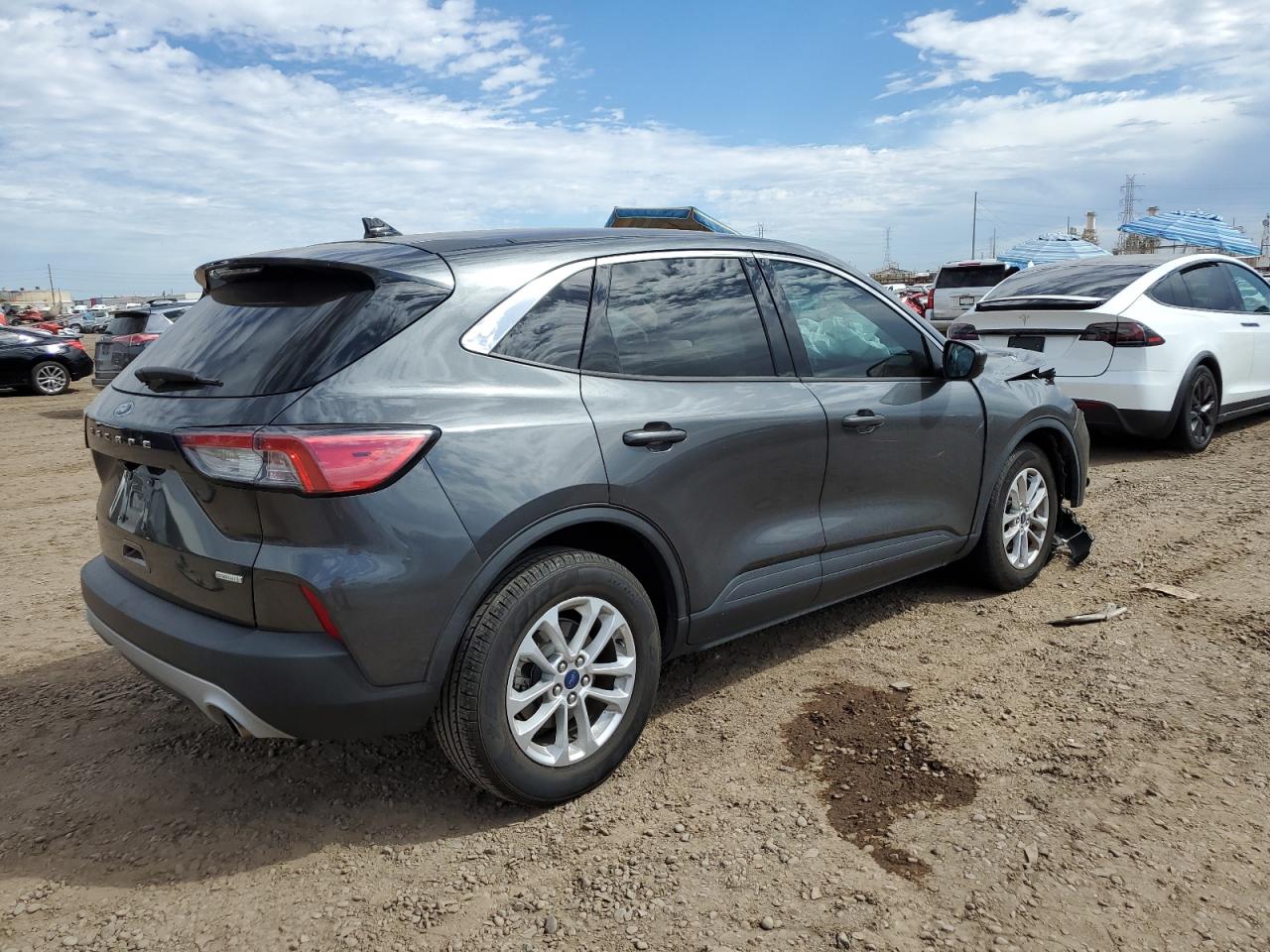 Image 3 of 2020 FORD ESCAPE SE 2020 with VIN 1FMCU0G65LUA12245