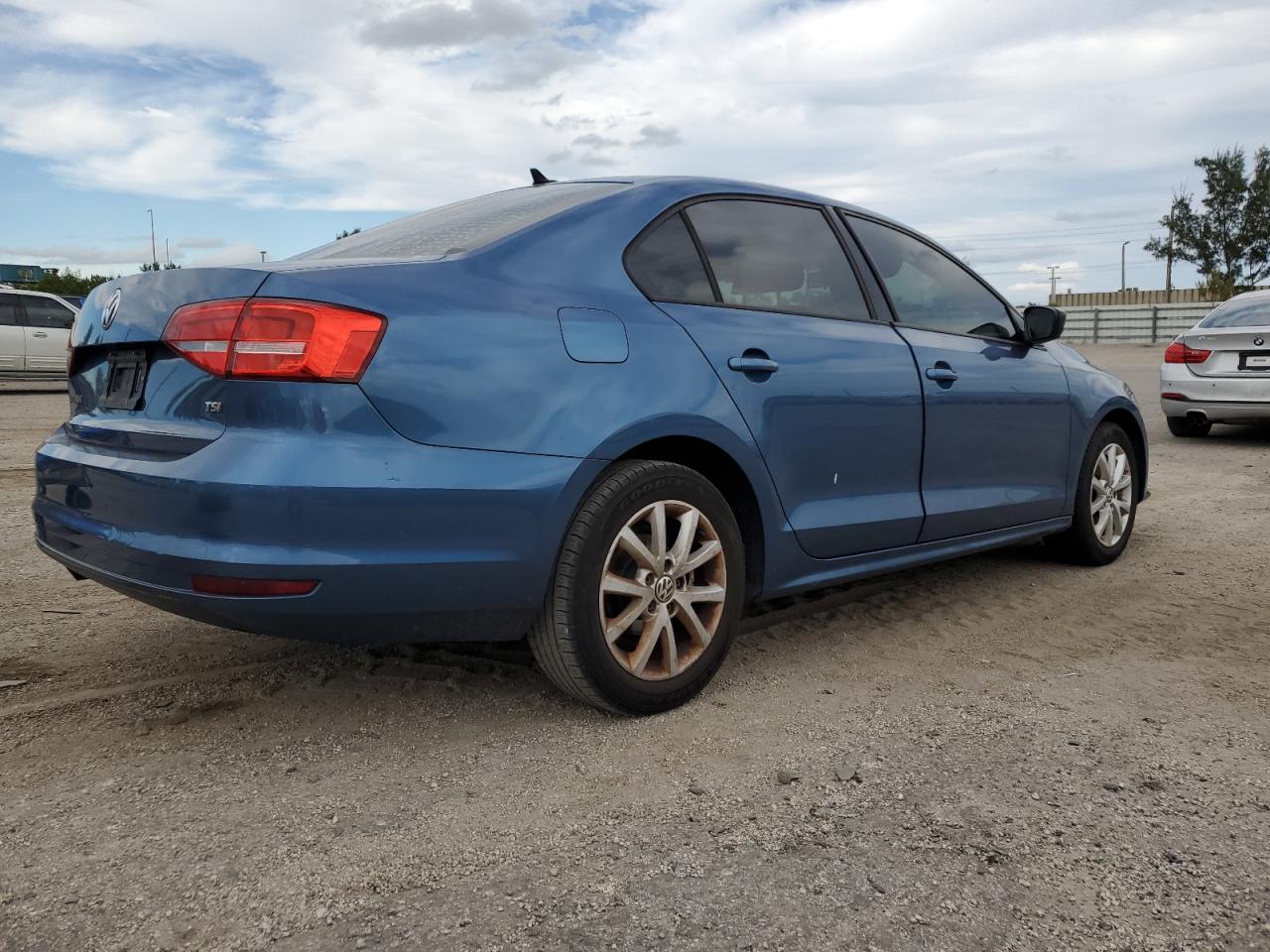 Obraz 3 z 2015 VOLKSWAGEN JETTA SE 2015 z VIN 3VWD17AJ0FM282402