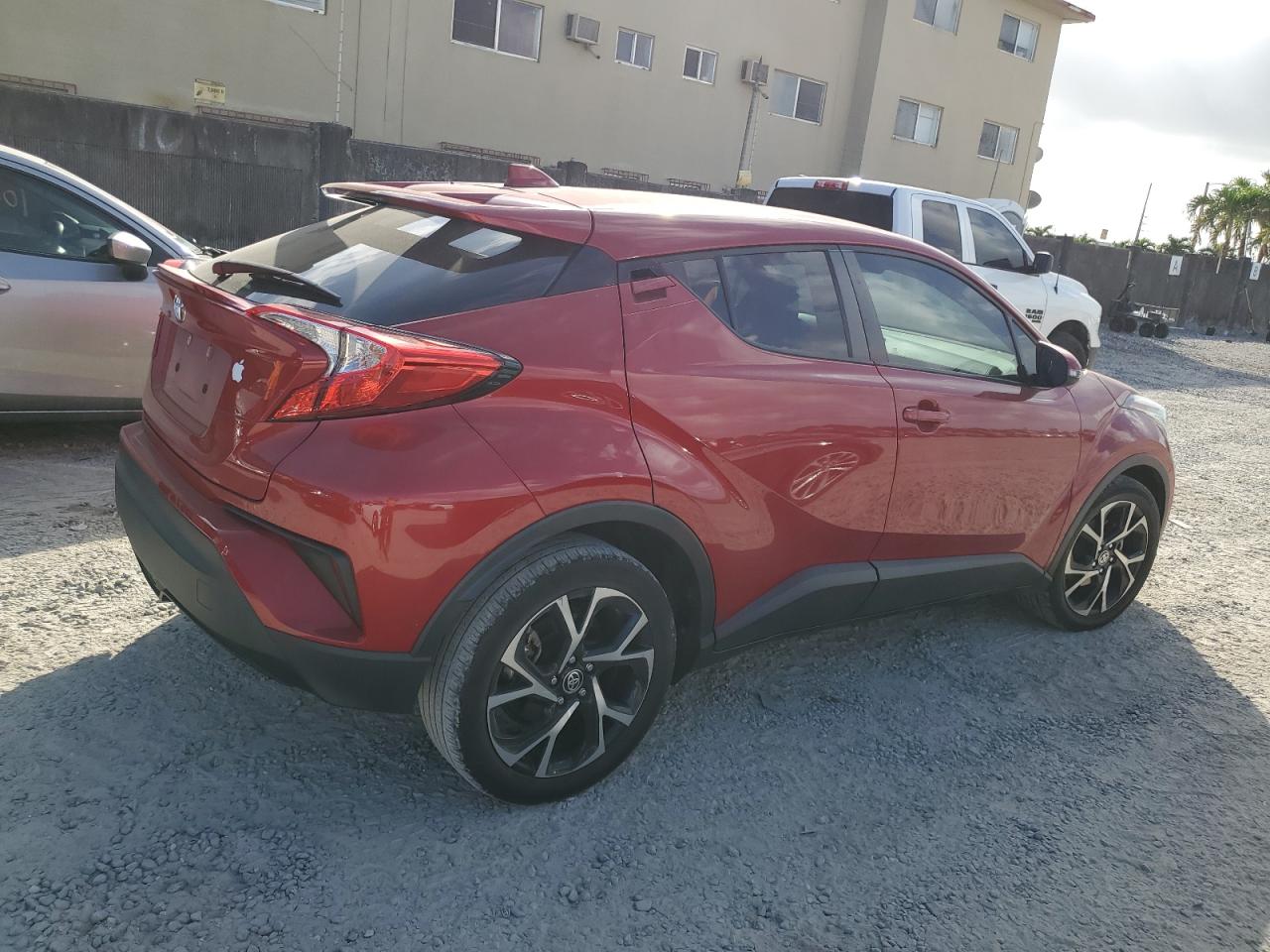 Obraz 3 z 2021 TOYOTA C-HR XLE 2021 z VIN NMTKHMBX1MR126016