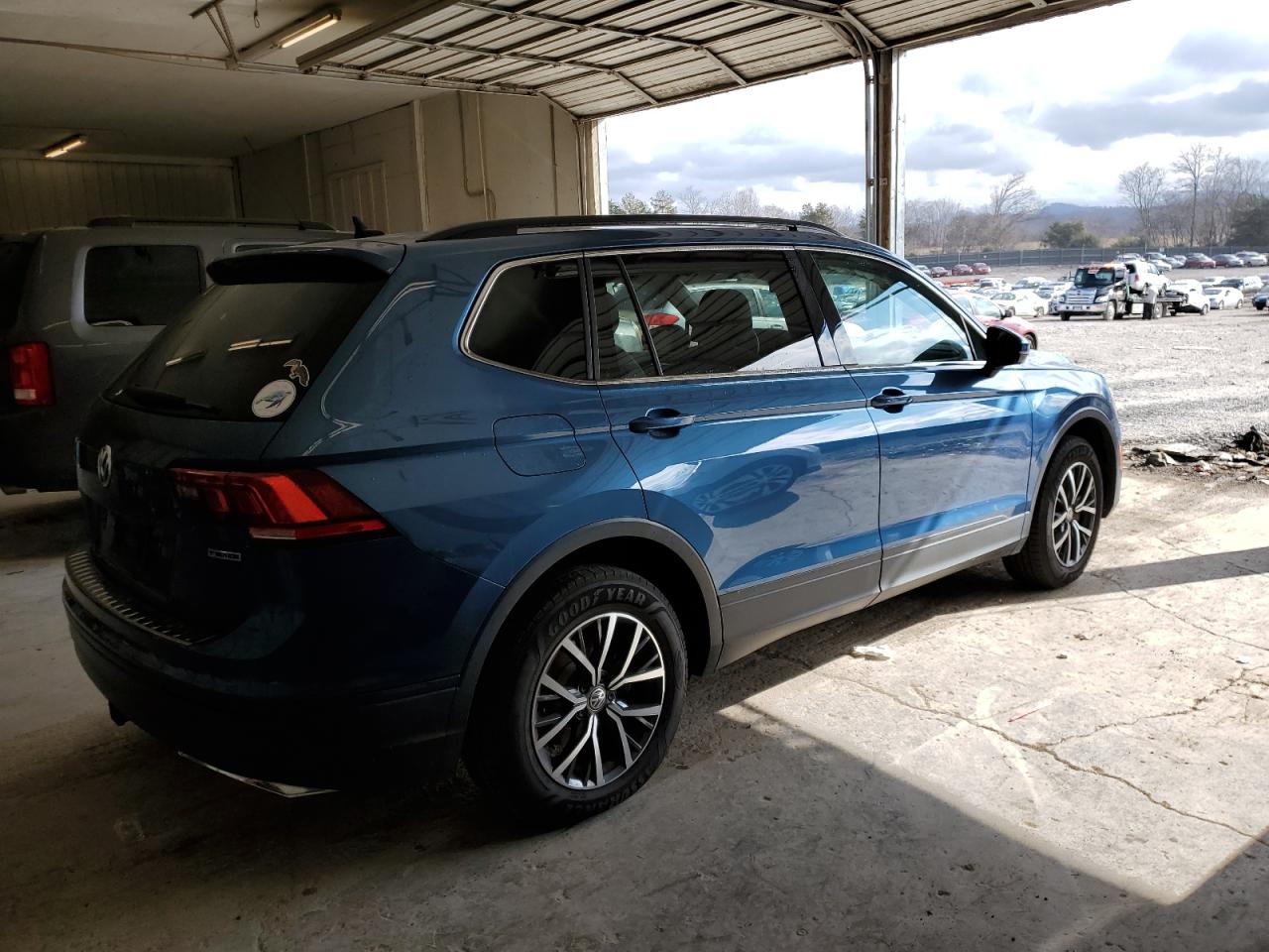Image 3 of 2019 VOLKSWAGEN TIGUAN SE 2019 with VIN 3VV2B7AX3KM188053