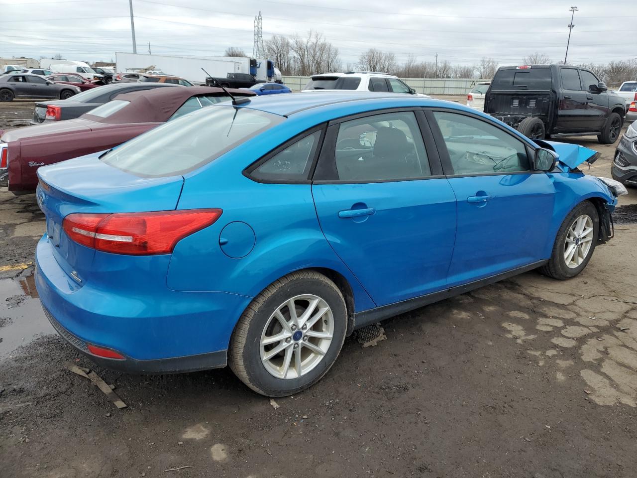 Изображение 3 2015 FORD FOCUS SE 2015 с VIN 1FADP3F20FL384088