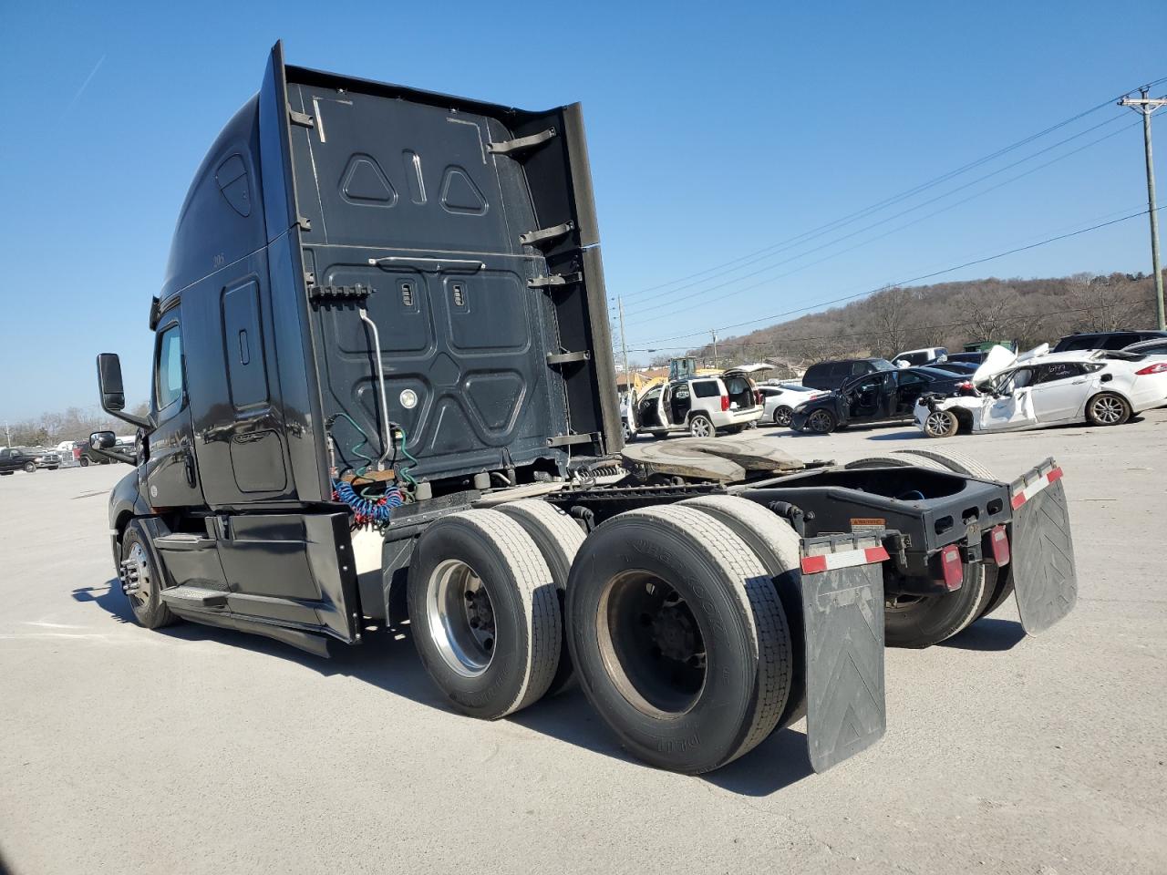 Image 3 of 2019 FREIGHTLINER CASCADIA 126  2019 with VIN 3AKJHHDV0KSKE6204