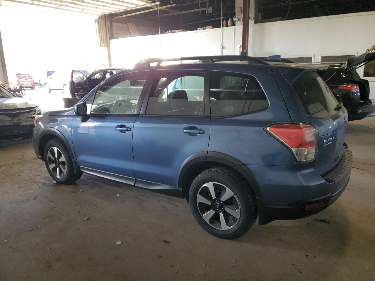 Изображение 2 2018 SUBARU FORESTER 2.5I PREMIUM 2018 с VIN JF2SJAGC6JH600831