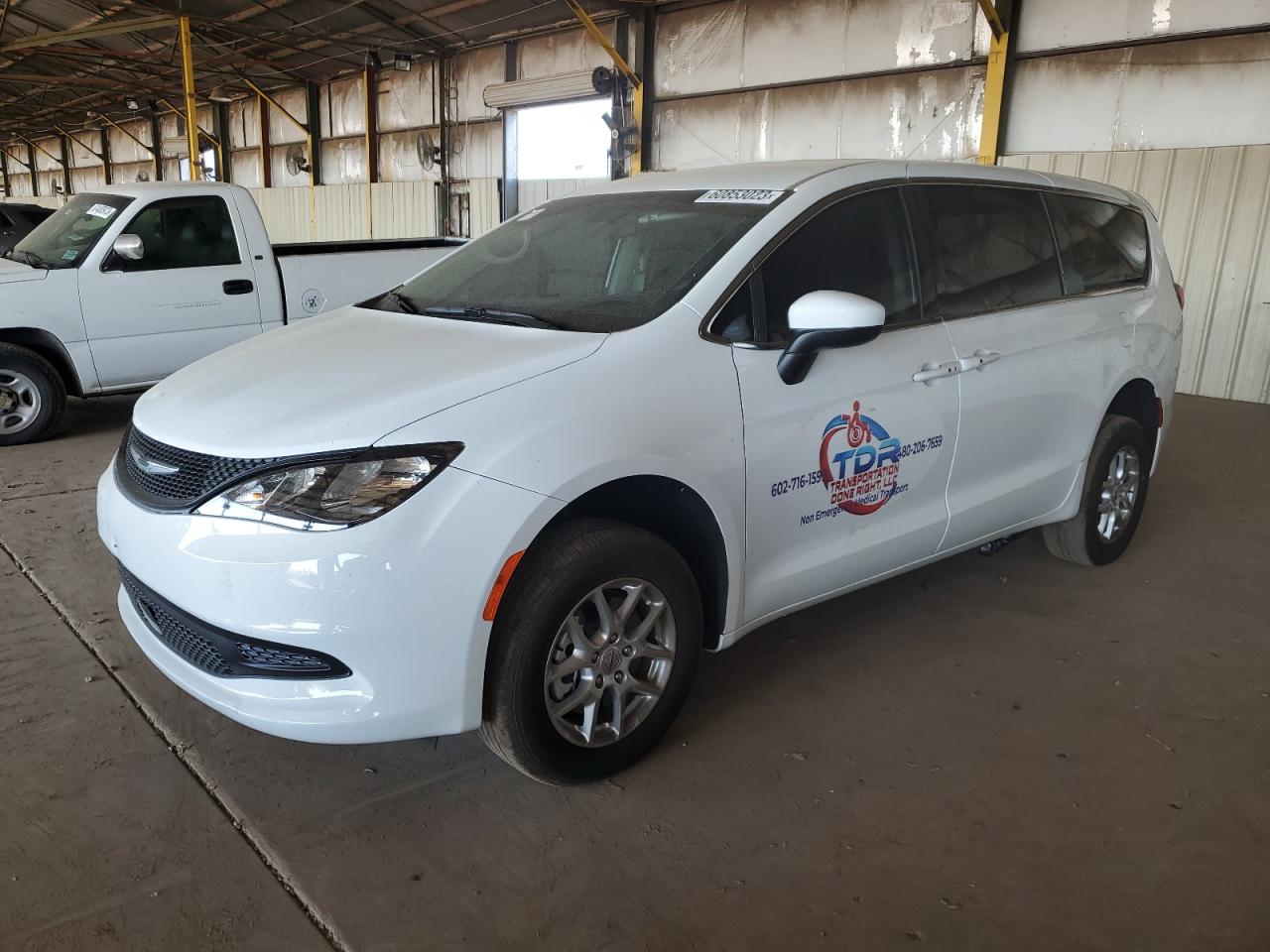 Obraz 1 z 2022 CHRYSLER VOYAGER LX 2022 z VIN 2C4RC1CG8NR204796