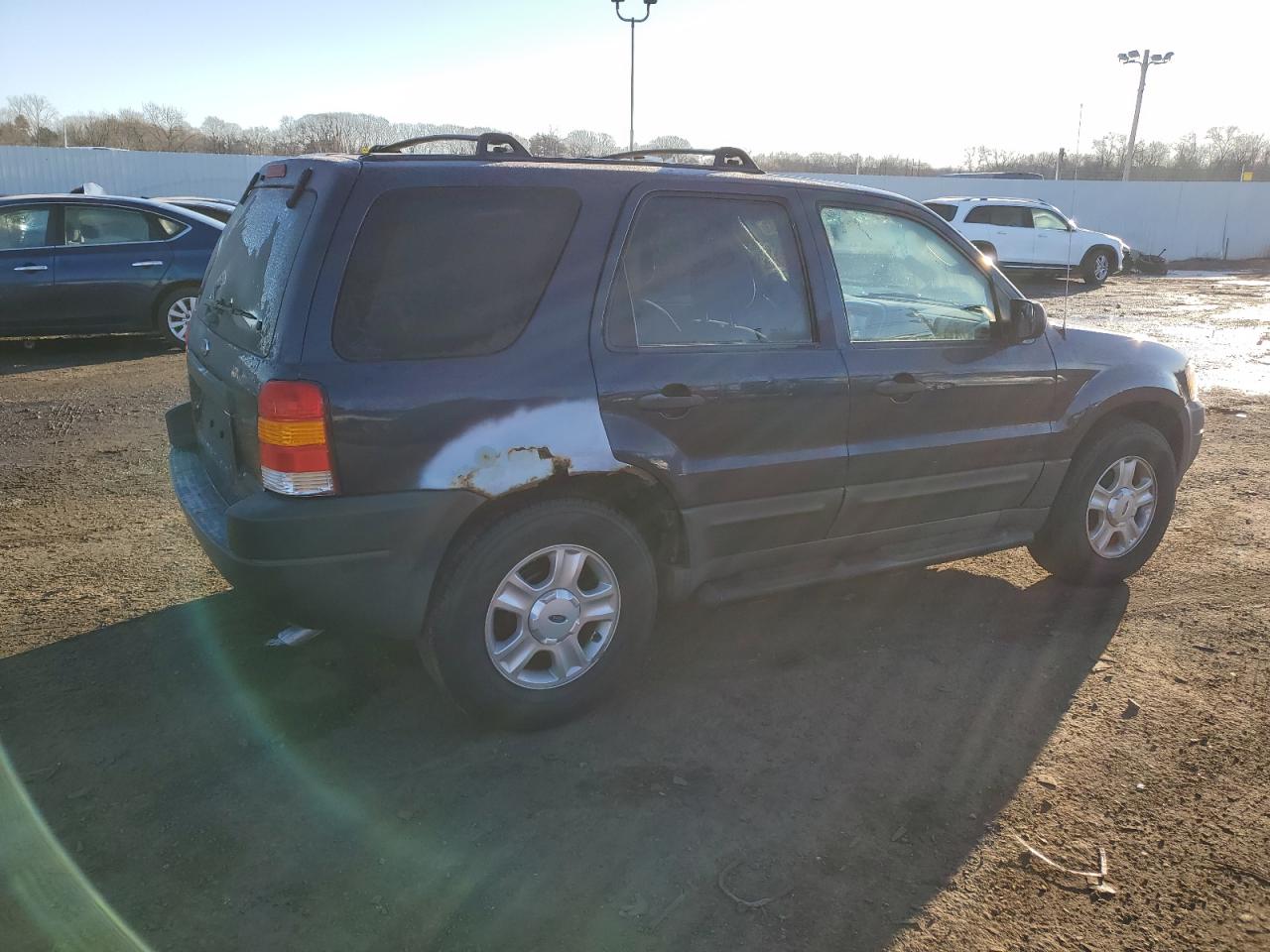 Image 3 of 2003 FORD ESCAPE XLT 2003 with VIN 1FMYU931X3KD98693