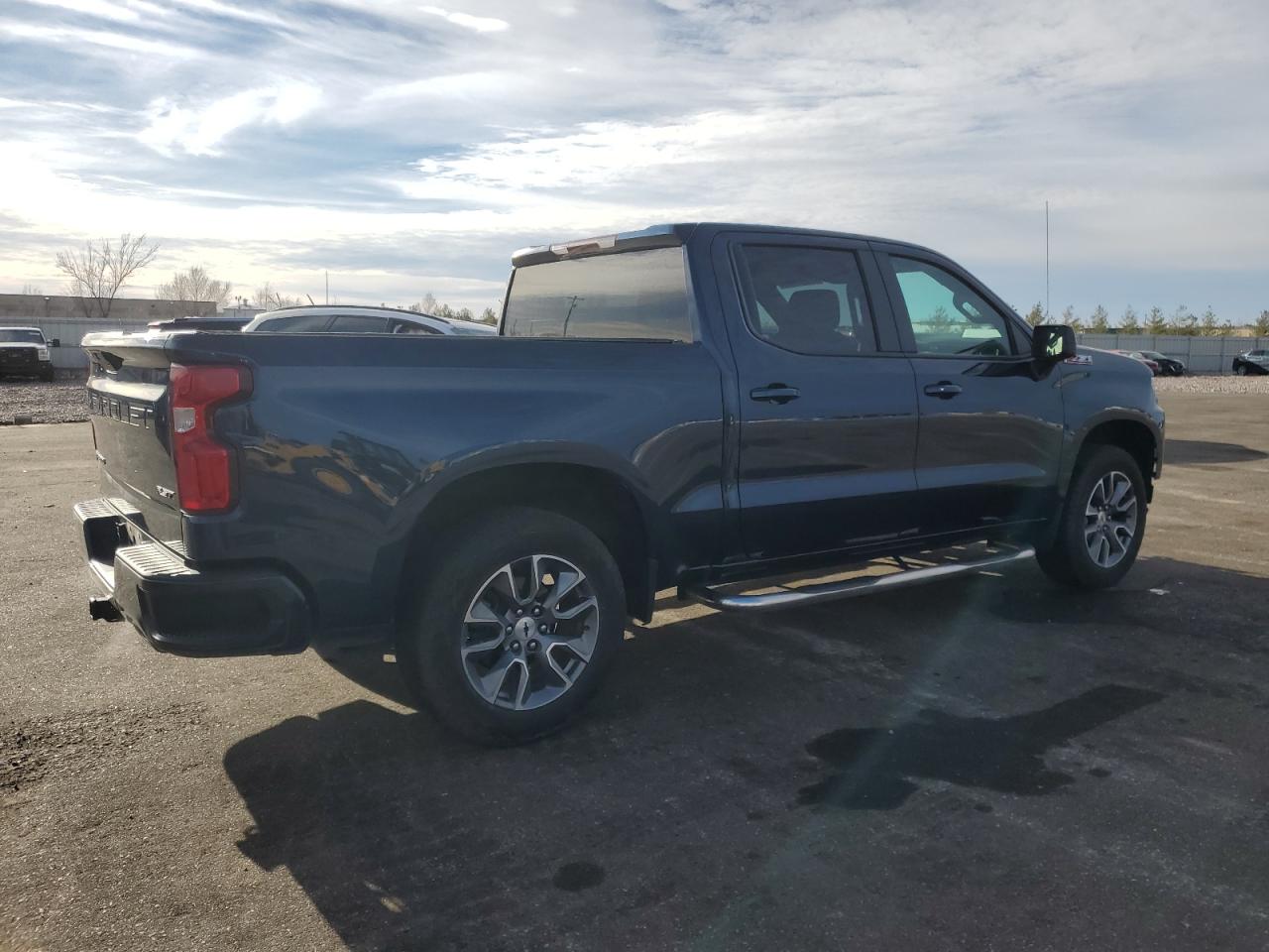Image 3 of 2021 CHEVROLET SILVERADO K1500 RST 2021 with VIN 1GCUYEEL4MZ433154