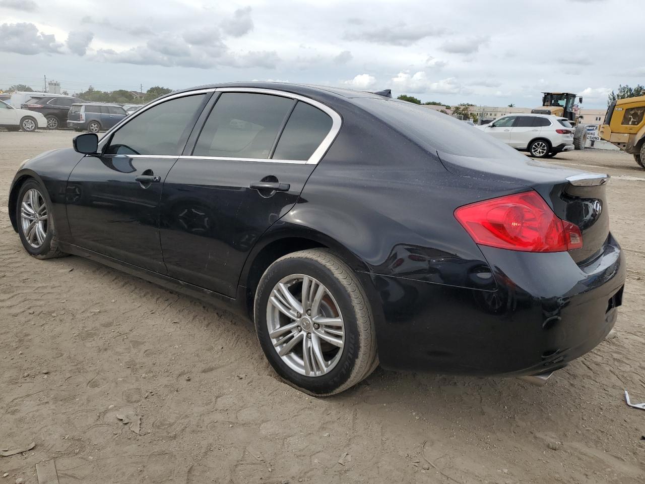 Obraz 2 z 2013 INFINITI G37 BASE 2013 z VIN JN1CV6AP3DM301019