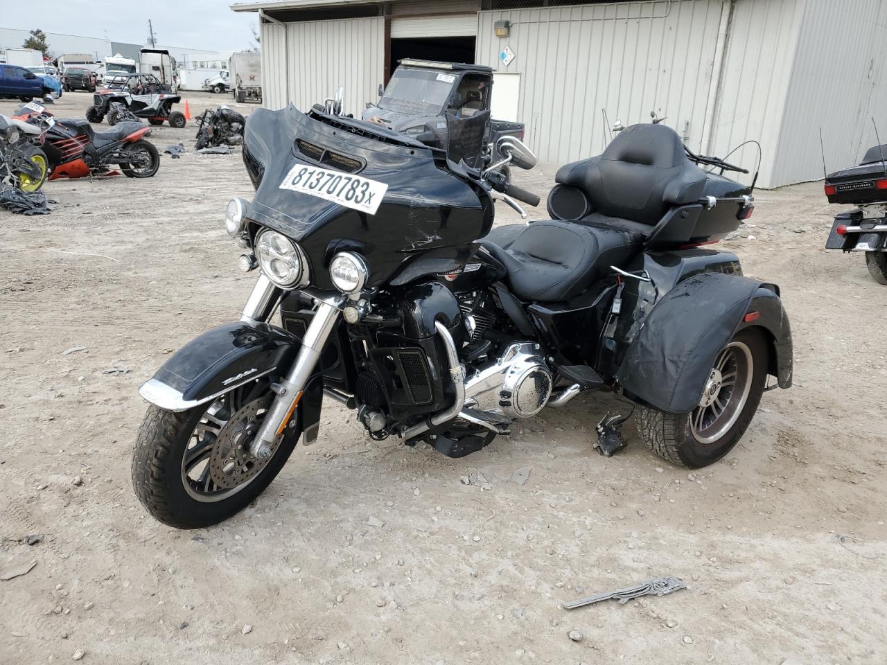 Изображение 2 2022 HARLEY-DAVIDSON FLHTCUTG  2022 с VIN 1HD1MAF25NB857805