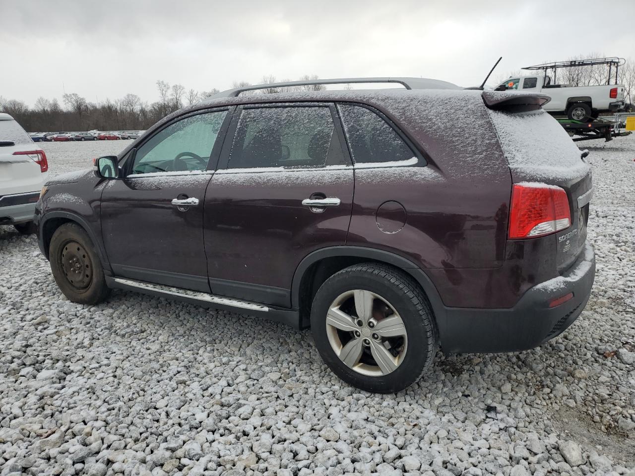 Изображение 2 2012 KIA SORENTO EX 2012 с VIN 5XYKU4A29CG200880