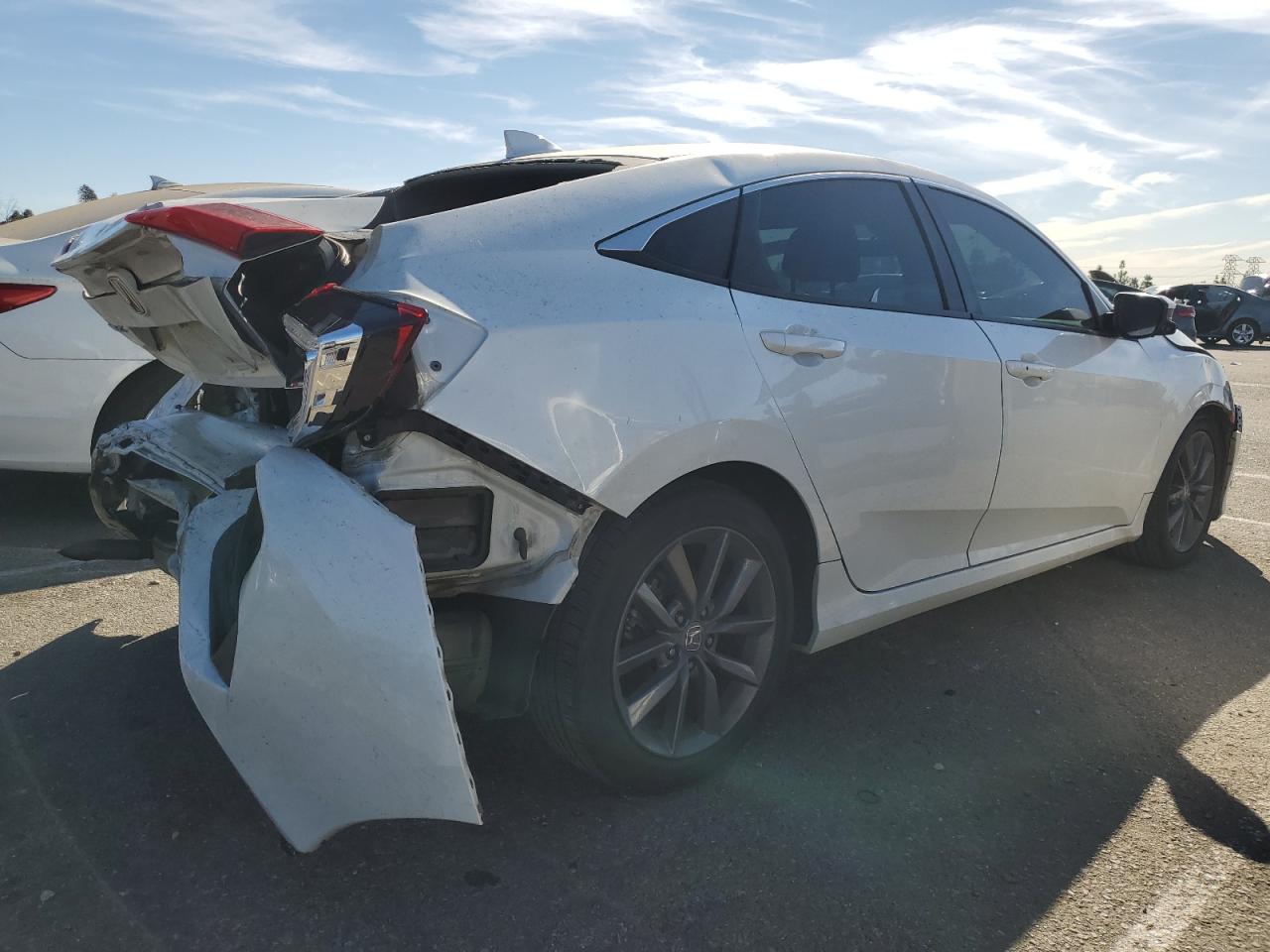 Image 3 of 2019 HONDA CIVIC EX 2019 with VIN 19XFC1F32KE204804