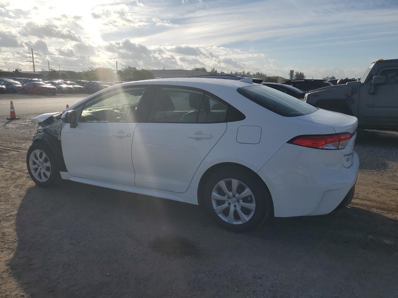 Image 2 of 2023 TOYOTA COROLLA LE 2023 with VIN JTDB4MEE5PJ004137