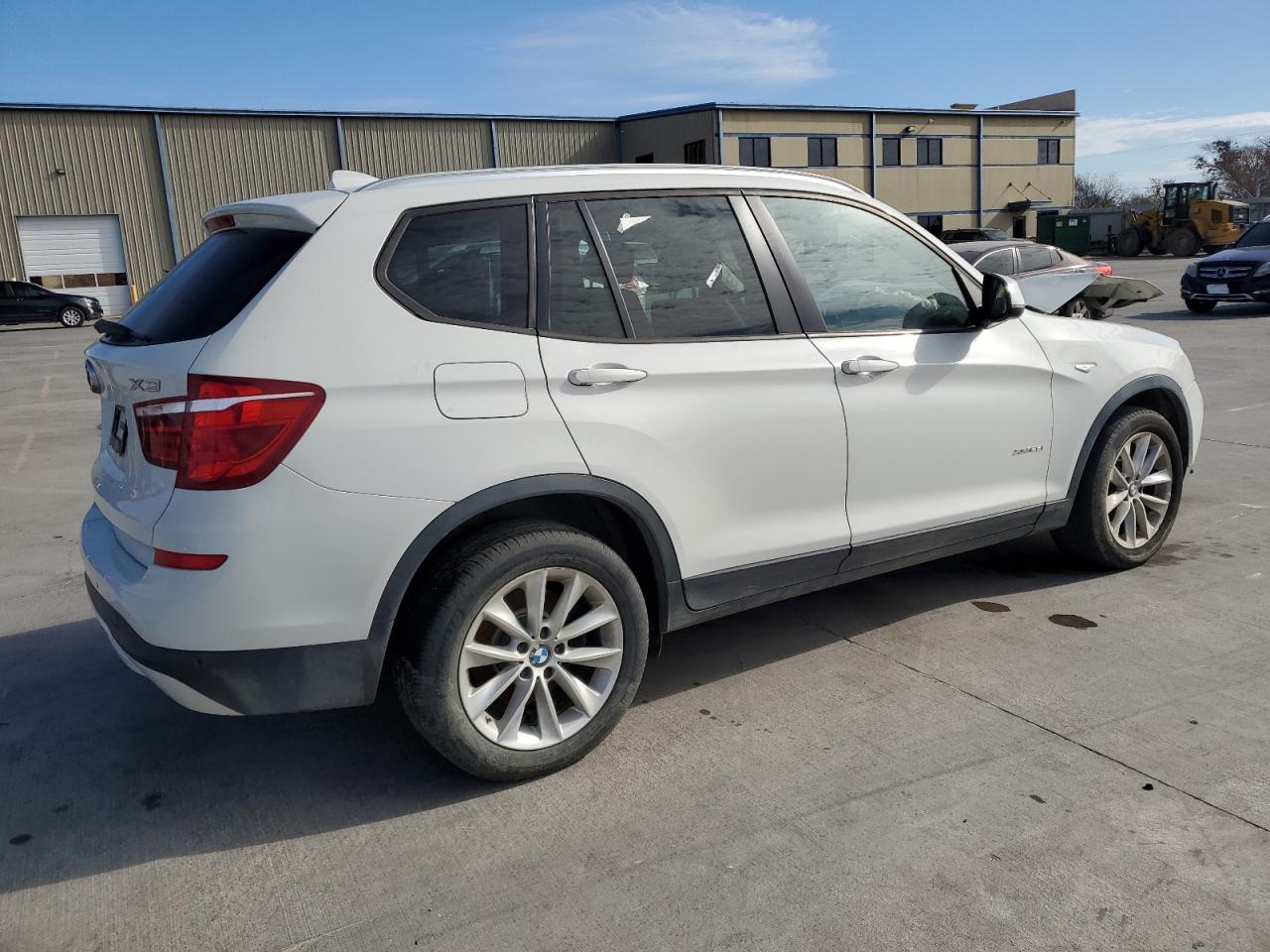 Obraz 3 z 2015 BMW X3 XDRIVE28I 2015 z VIN 5UXWX9C56F0D44895