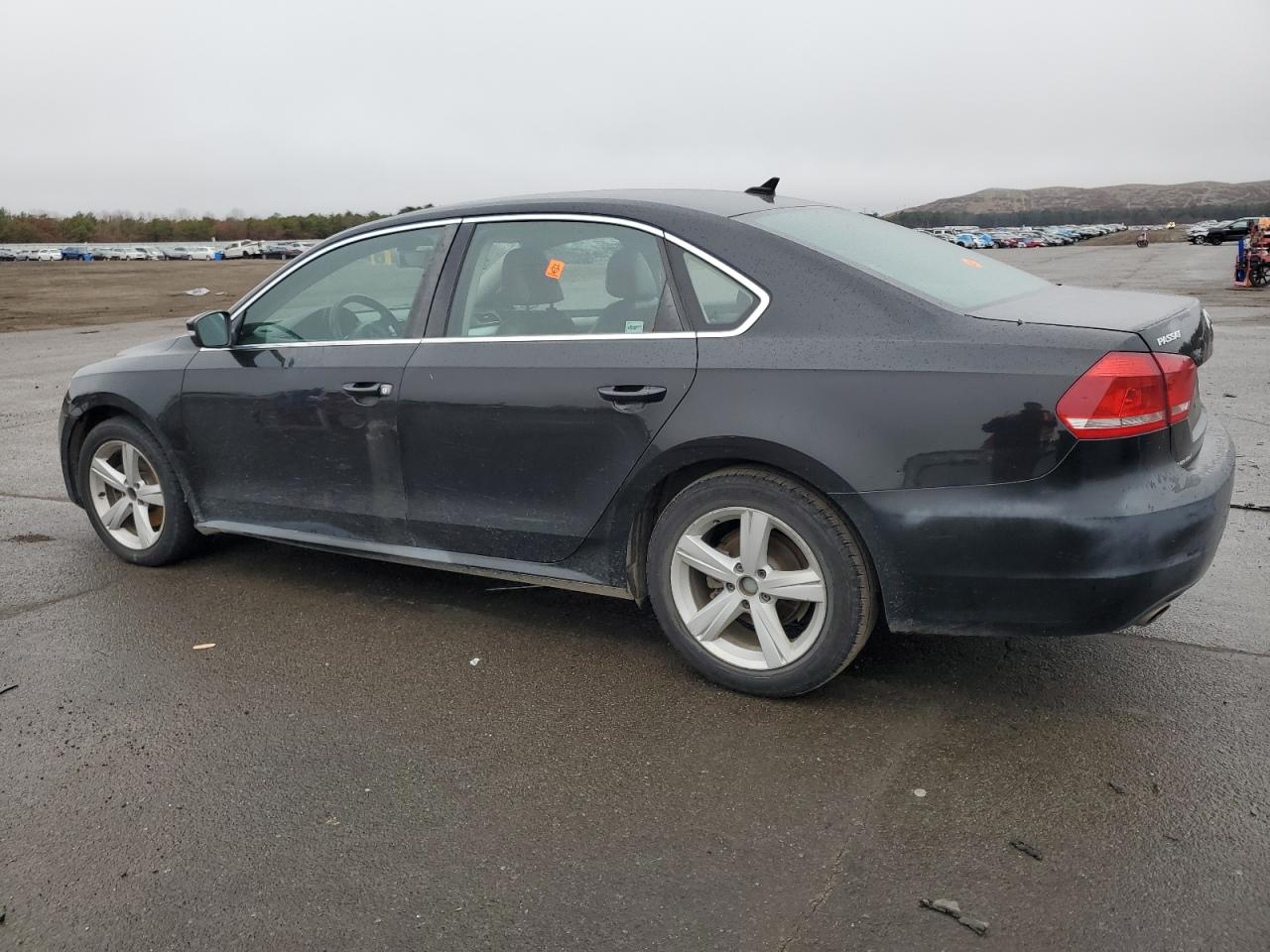 Image 2 of 2013 VOLKSWAGEN PASSAT SE 2013 with VIN 1VWBH7A30DC022326