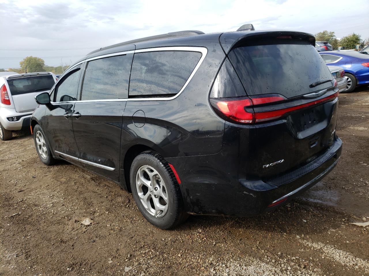 Image 2 of 2022 CHRYSLER PACIFICA LIMITED 2022 with VIN 2C4RC1GG2NR157890