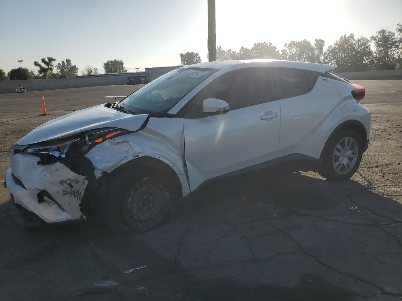 Image 1 of 2019 TOYOTA C-HR XLE 2019 with VIN JTNKHMBX7K1031225