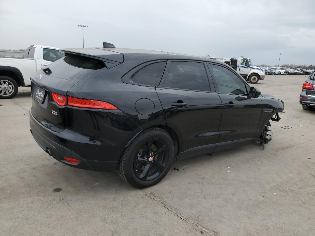 Изображение 3 2017 JAGUAR F-PACE PREMIUM 2017 с VIN SADCJ2BVXHA084238