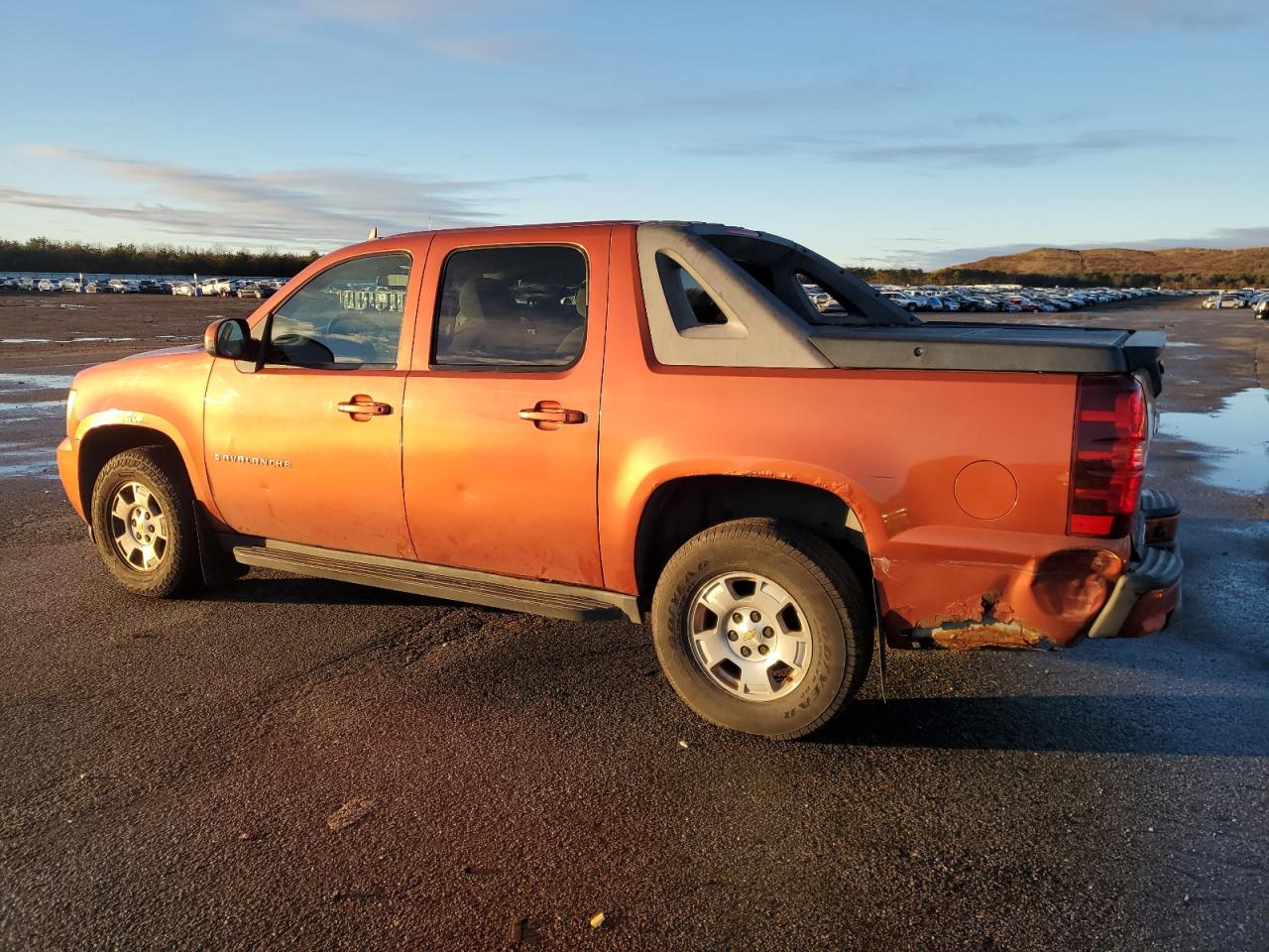 Image 2 of 2007 CHEVROLET AVALANCHE K1500 2007 with VIN 3GNFK12357G202508