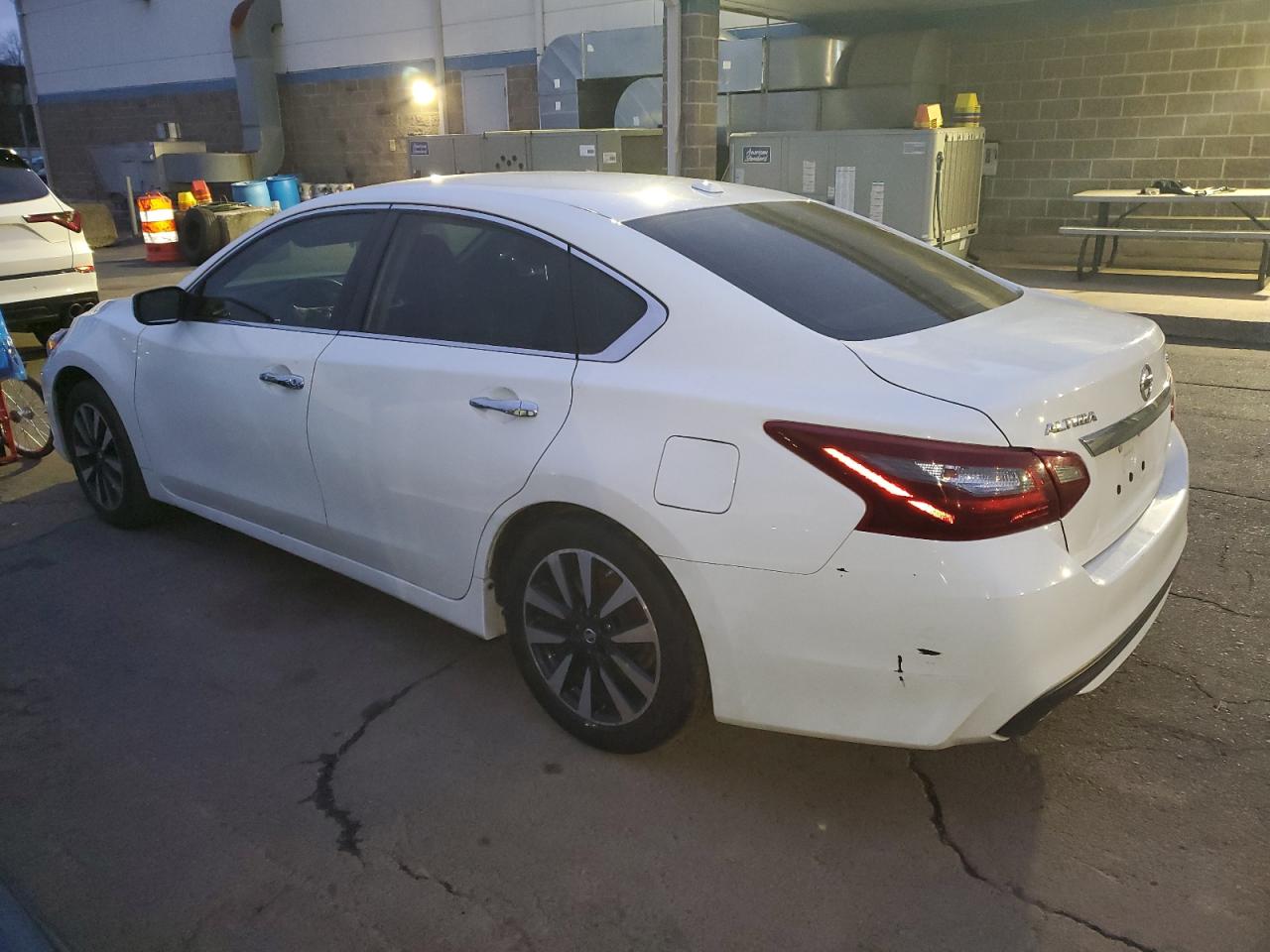 Image 2 of 2018 NISSAN ALTIMA 2.5 2018 with VIN 1N4AL3AP8JC203331