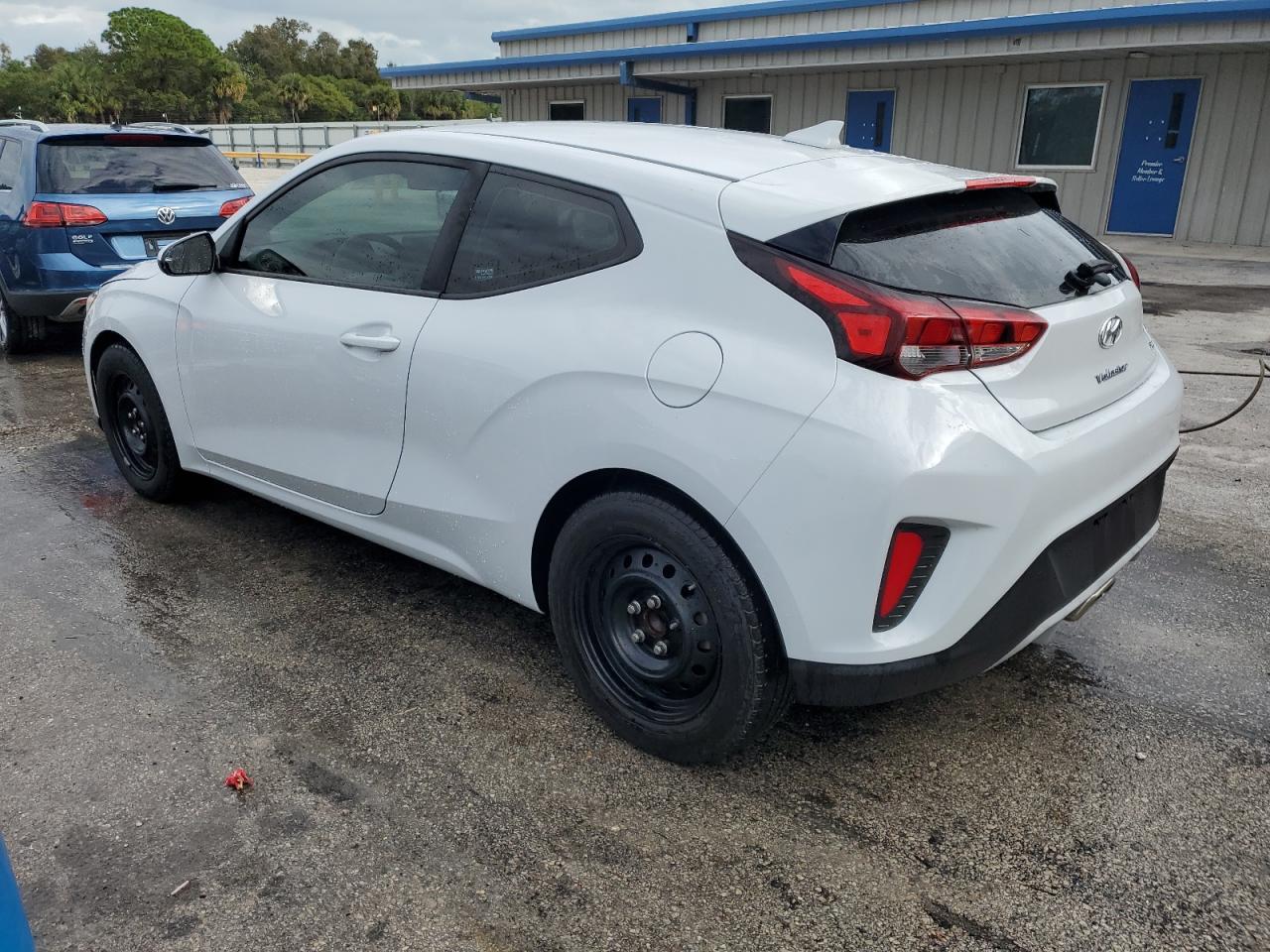 Изображение 2 2020 HYUNDAI VELOSTER BASE 2020 с VIN KMHTG6AF5LU031655