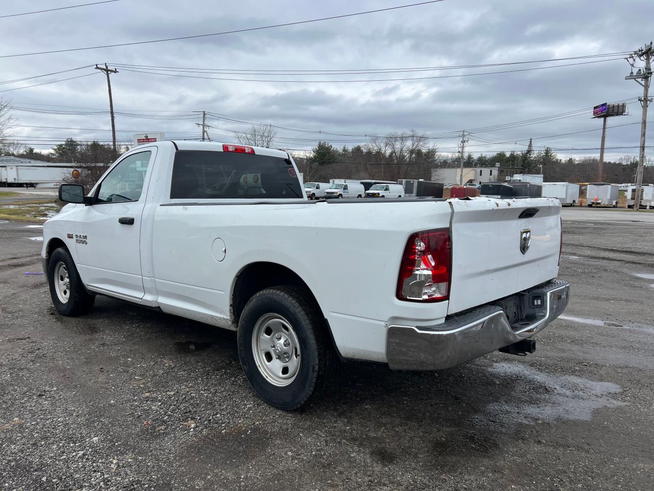 Obraz 3 z 2017 RAM 1500 ST 2017 z VIN 3C6JR6DT0HG681096