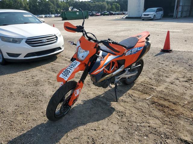 Изображение 2 2023 KTM 690 SMC R 2023 с VIN VBKLSV400PM745038