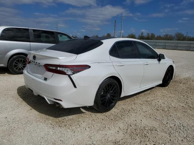 Obraz 3 z 2021 TOYOTA CAMRY XSE 2021 z VIN 4T1K61BK1MU040433
