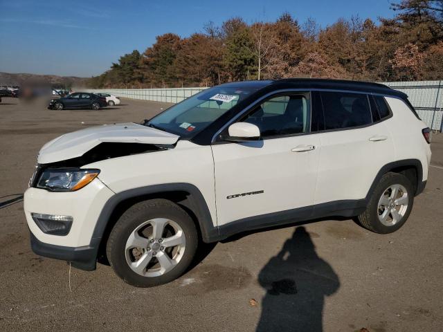 Obraz 1 z 2018 JEEP COMPASS LATITUDE 2018 z VIN 3C4NJDBB0JT154639
