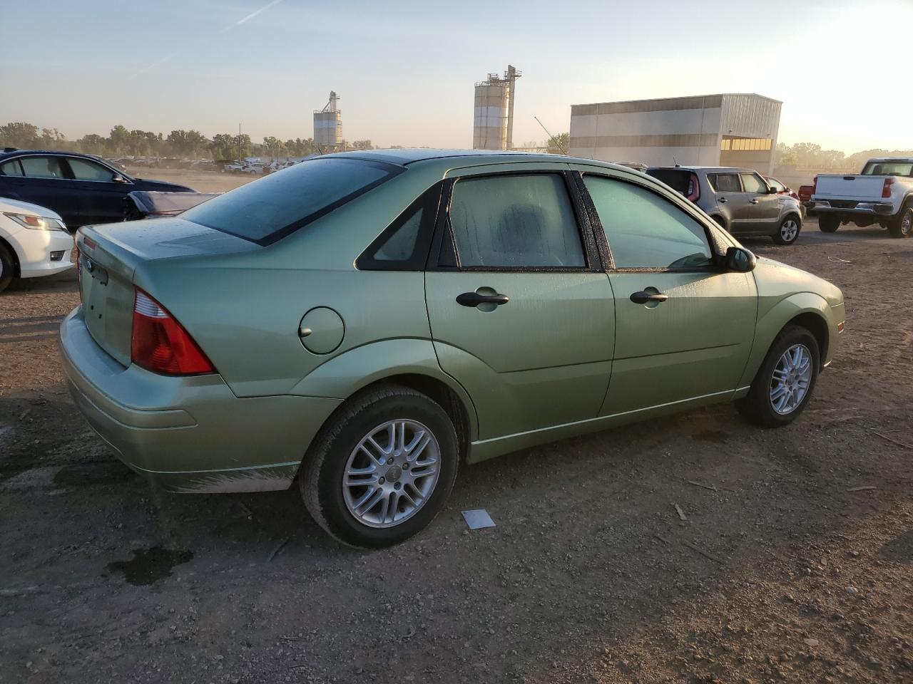 Image 3 of 2007 FORD FOCUS ZX4 2007 with VIN 1FAFP34NX7W113545