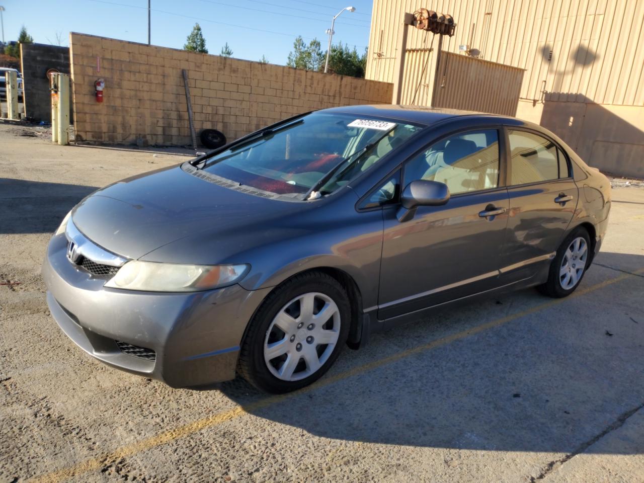 Obraz 1 z 2010 HONDA CIVIC LX 2010 z VIN 2HGFA1F50AH571972