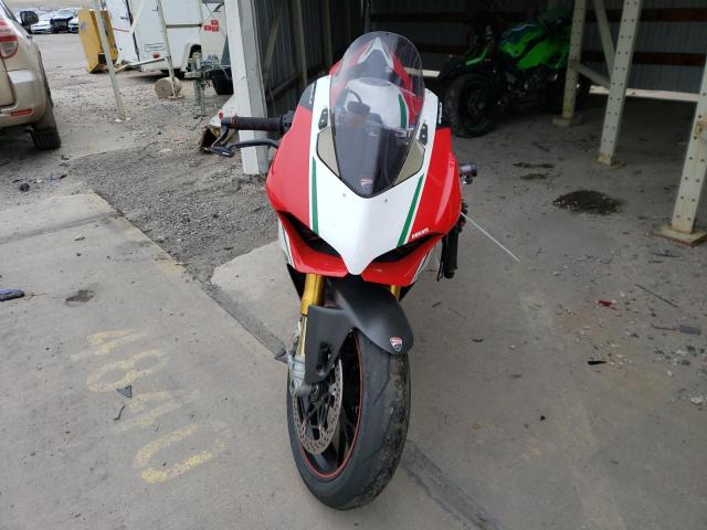 Image 2 of 2018 DUCATI PANIGALE V4 2018 with VIN ZDMDAGNW8JB002562