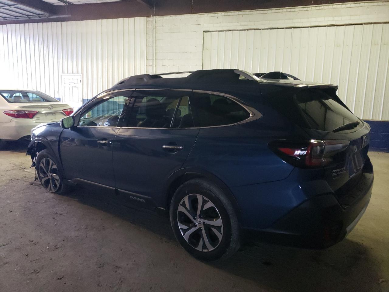 Obraz 2 z 2021 SUBARU OUTBACK TOURING 2021 z VIN 4S4BTGPD5M3140417