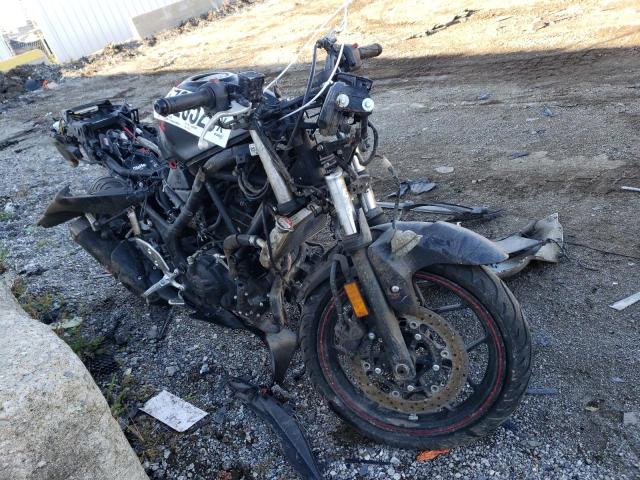 Изображение 2015 YAMAHA YZFR3  2015