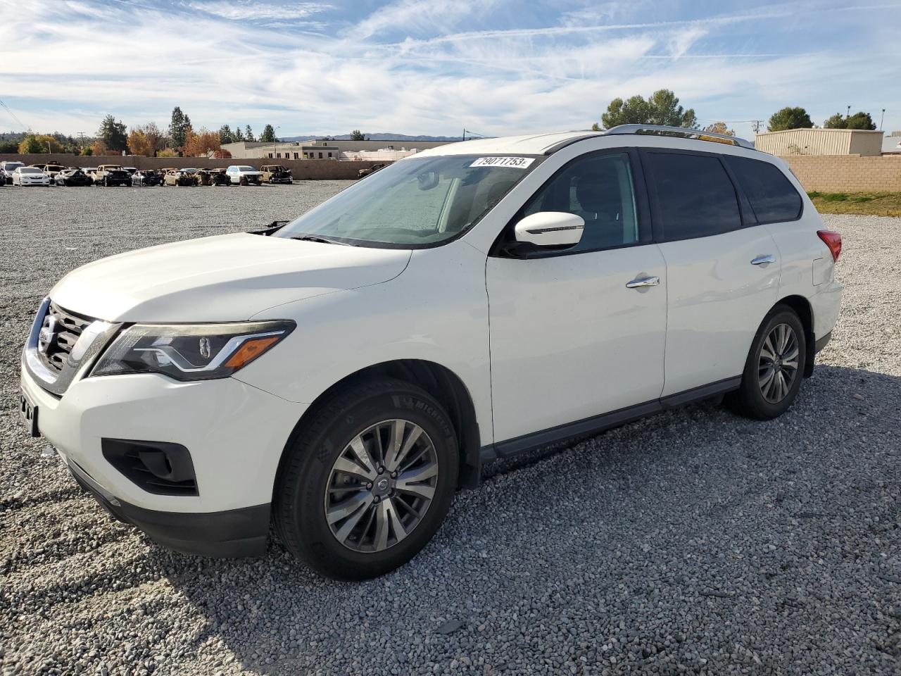 Изображение 1 2017 NISSAN PATHFINDER S 2017 с VIN 5N1DR2MN7HC693955