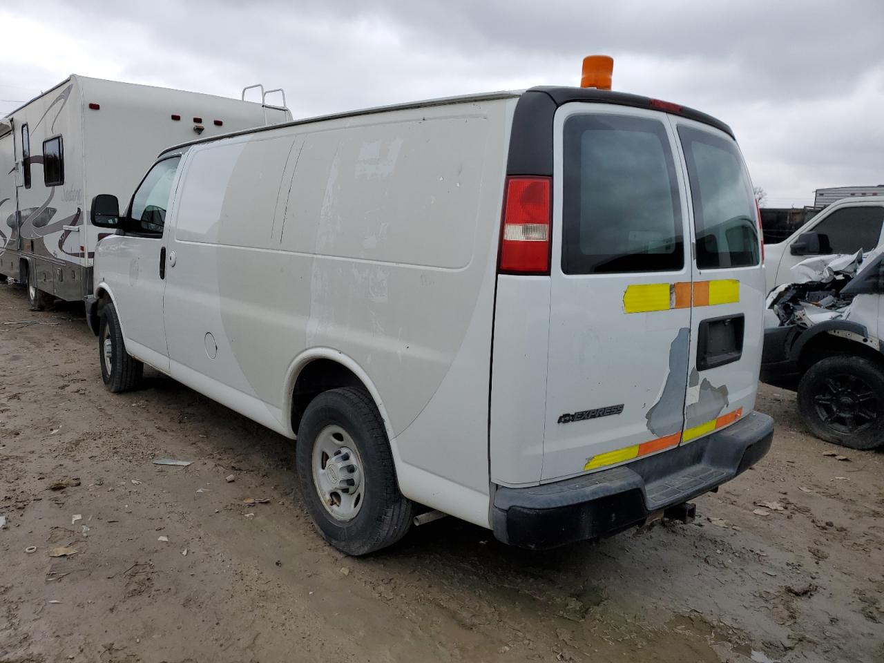 Image 2 of 2008 CHEVROLET EXPRESS G3500  2008 with VIN 1GCHG35KX81145661